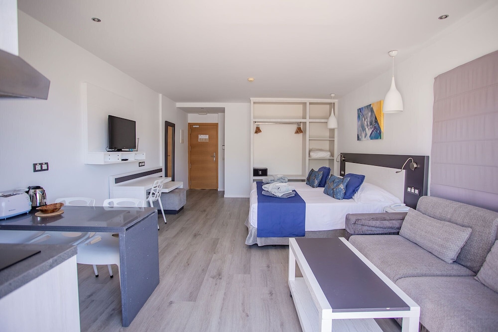 Suite junior, en una planta alta (superior) del hotel Servatur Casablanca Suites and Spa - Adults Only