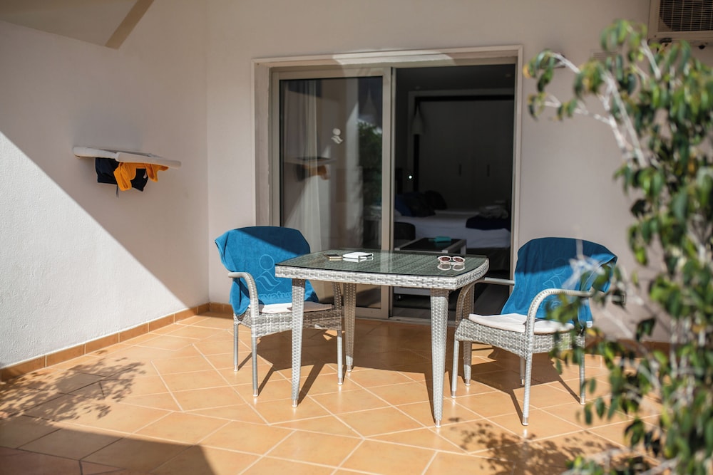 Suite junior del hotel Servatur Casablanca Suites and Spa - Adults Only. Foto 3