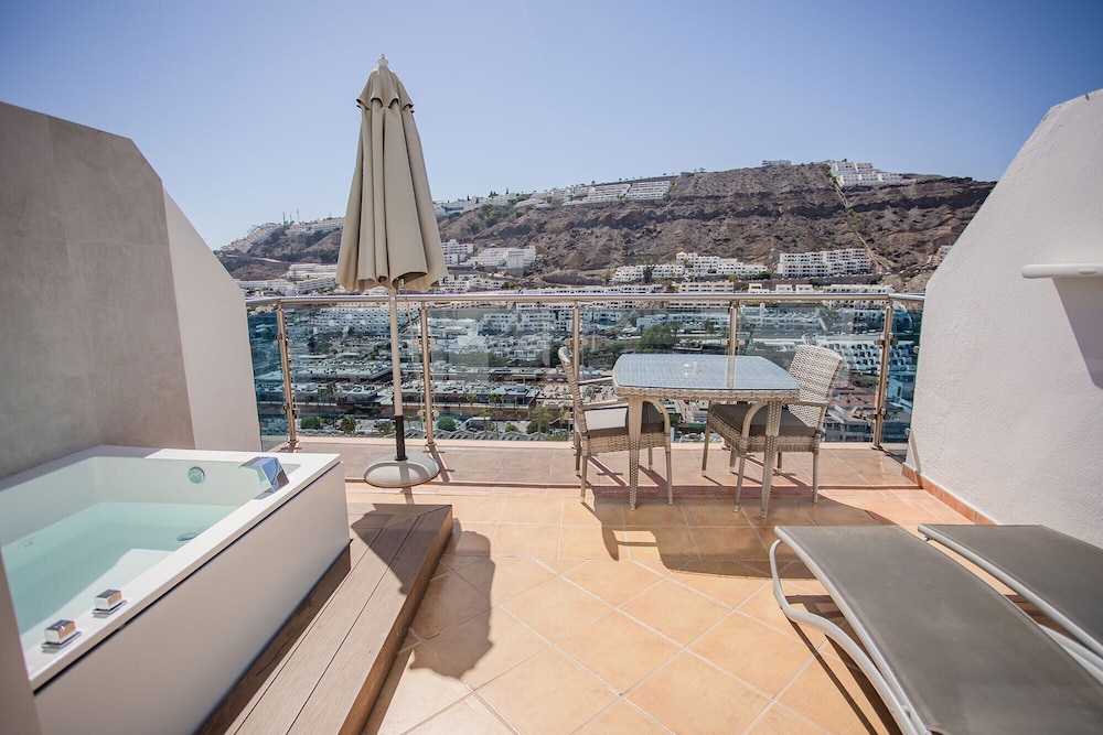 Suite junior (Superior) del hotel Servatur Casablanca Suites and Spa - Adults Only. Foto 3