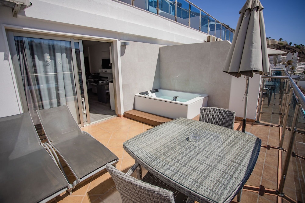 Suite junior (Superior) del hotel Servatur Casablanca Suites and Spa - Adults Only. Foto 5