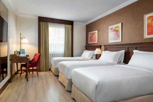 Habitación Triple del hotel Occidental Taksim. Foto 1