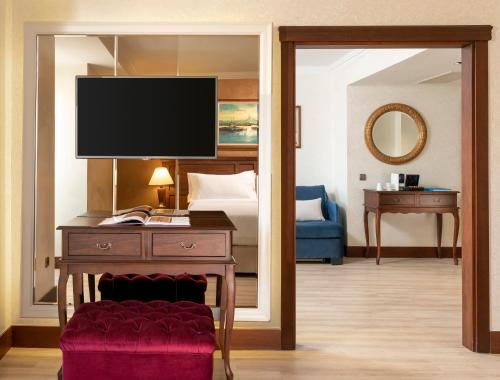 Suite con terraza del hotel Occidental Taksim. Foto 7