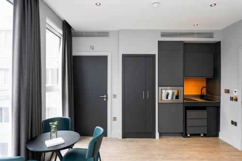 Estudio con cama grande adaptado para personas con movilidad reducida del hotel Staycity s Greenwich High Road. Foto 3