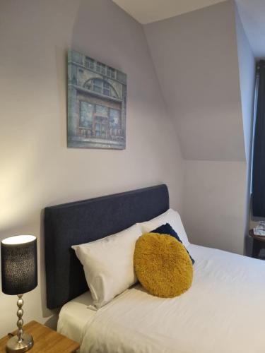 Habitación Individual con baño privado externo del hotel The Windmill. Foto 3