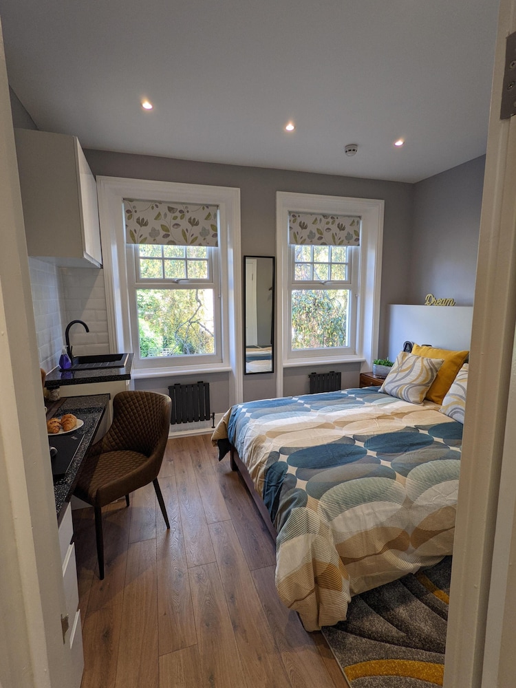 Estudio, baño privado (Studio Suite) del hotel Charlotte Guest House. Foto 15