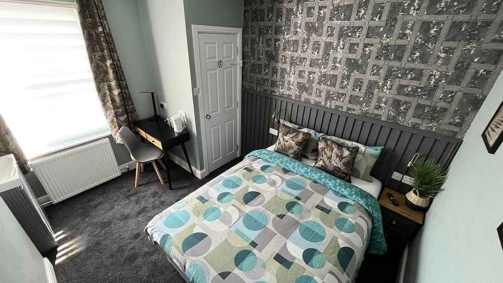 Habitación doble, baño compartido del hotel Charlotte Guest House. Foto 5