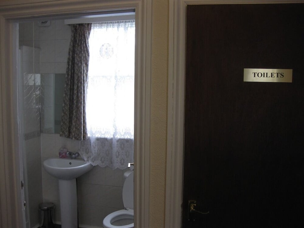 Habitación doble, baño compartido del hotel Charlotte Guest House. Foto 7