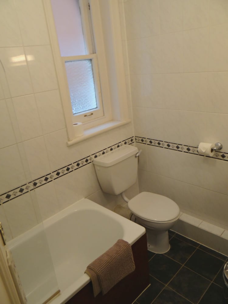 Suite, baño compartido (with sofa bed) del hotel Charlotte Guest House. Foto 4