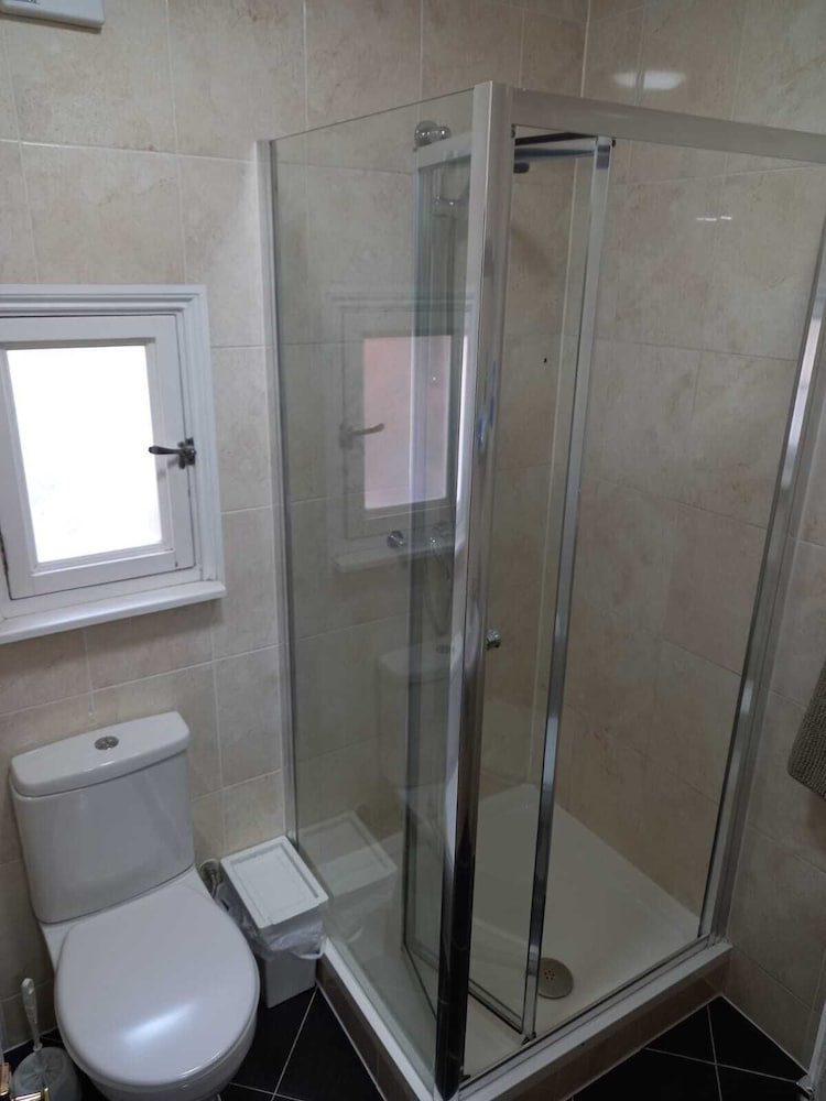 Habitación individual, baño privado (Mini) del hotel Charlotte Guest House. Foto 5