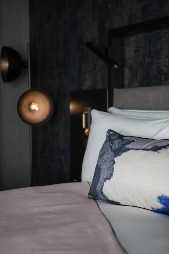 Habitación Doble Feeling Superior - 2 camas individuales del hotel Montcalm East, Autograph Collection. Foto 1