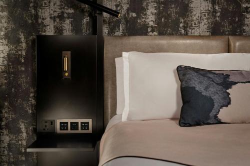 Habitación Doble Feeling Superior - 2 camas individuales del hotel Montcalm East, Autograph Collection. Foto 3