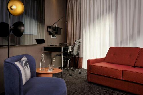 Habitación Junior Suite Dreams con sofá cama - 1 cama extragrande del hotel Montcalm East, Autograph Collection. Foto 5