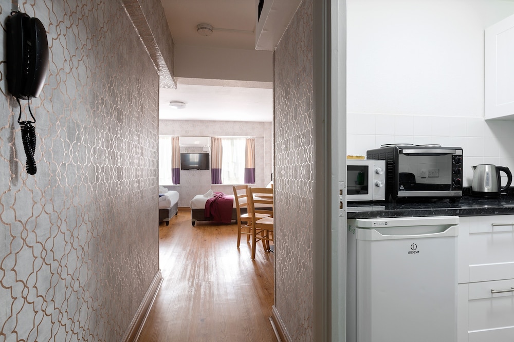 Habitación cuádruple, baño privado (Quatriple Studio) del hotel Central Hoxton Shoreditch. Foto 9