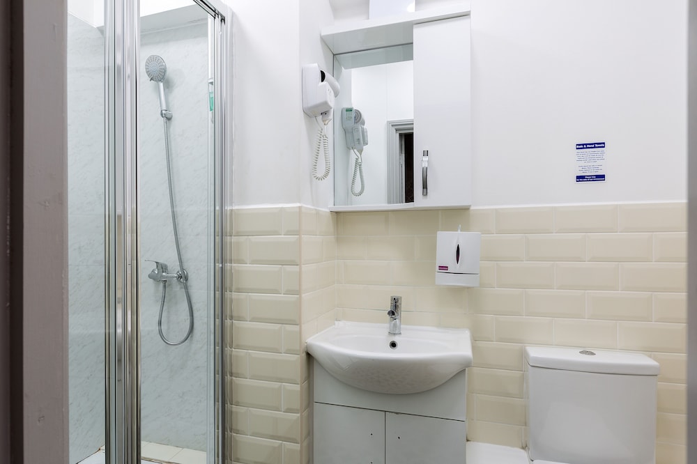 Habitación cuádruple, baño privado (Quatriple Studio) del hotel Central Hoxton Shoreditch. Foto 14