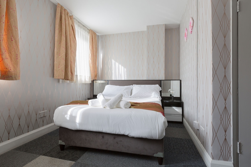 Estudio económico, baño privado del hotel Central Hoxton Shoreditch. Foto 1