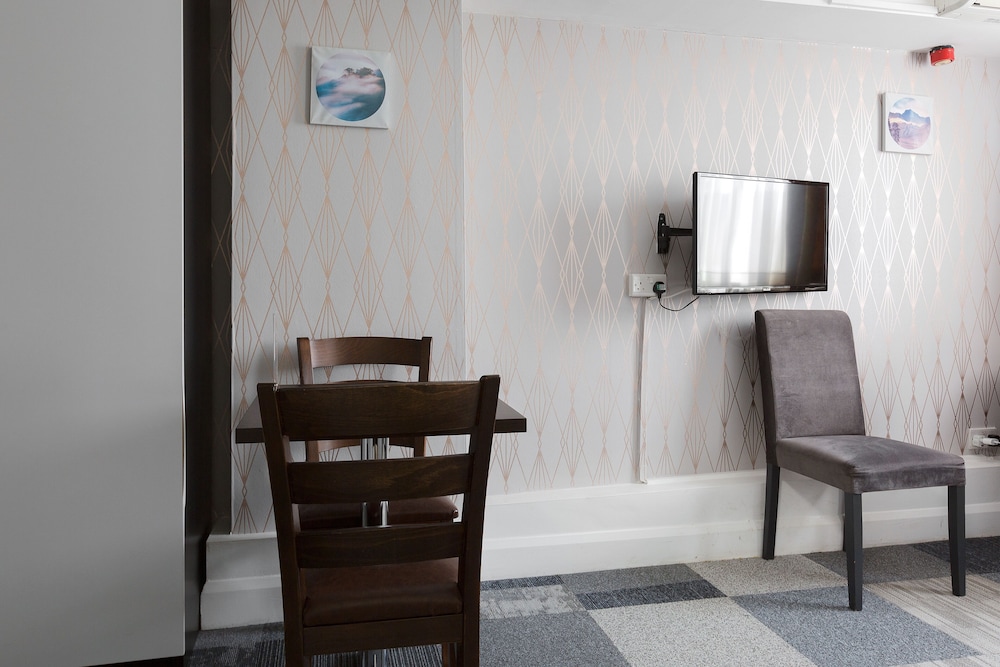 Estudio económico, baño privado del hotel Central Hoxton Shoreditch. Foto 2