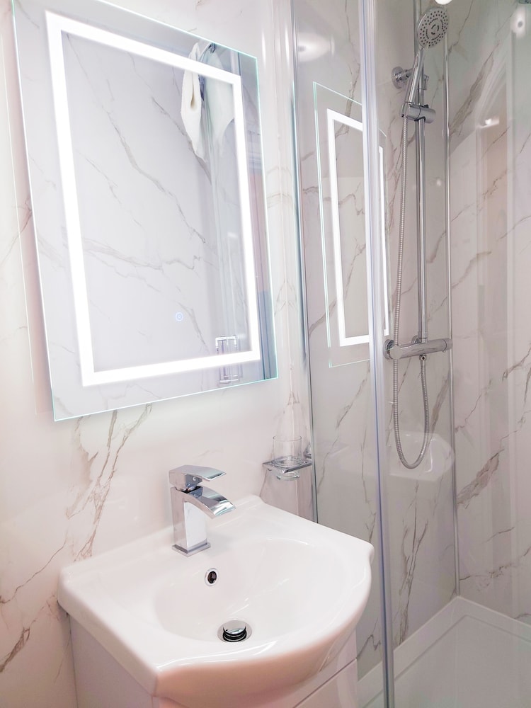 Habitación estándar doble, baño privado (Ground Floor No Window) del hotel Central Hoxton Shoreditch. Foto 5