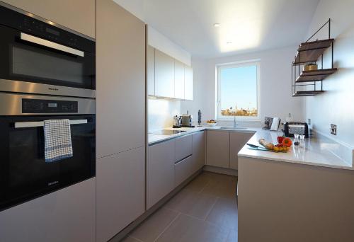 Superior One Bedroom Apartment No Cloakroom del hotel Cheval Gloucester Park. Foto 3