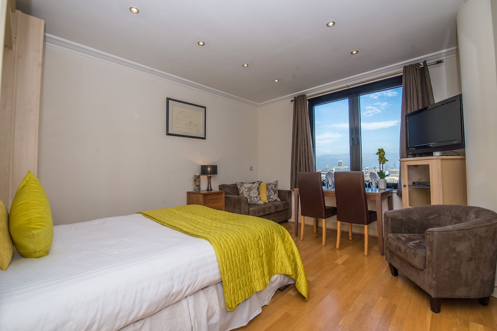 Estudio del hotel Point West. Foto 1