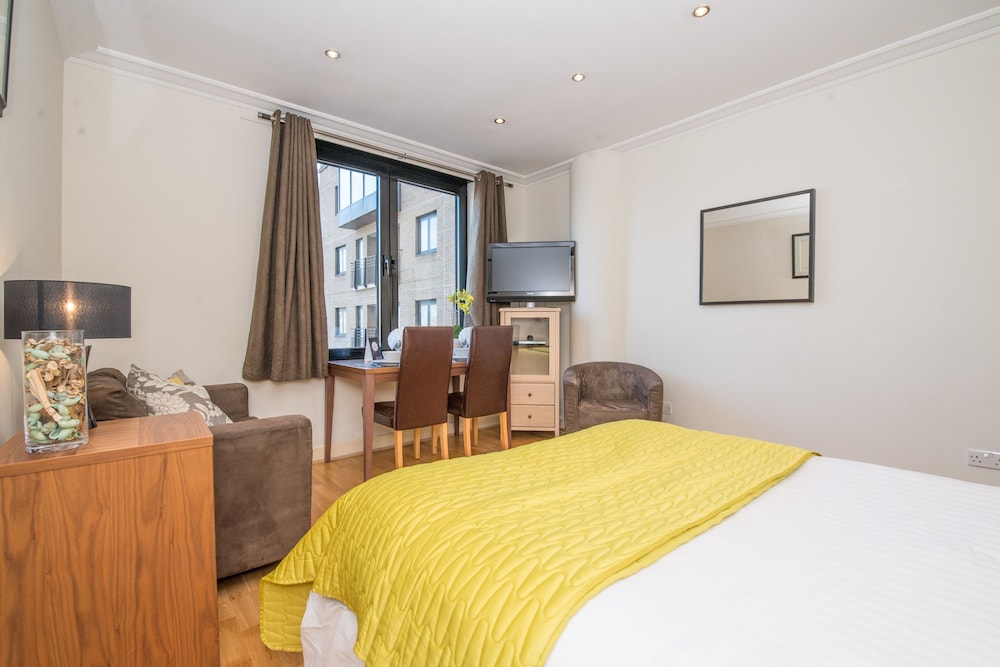 Estudio del hotel Point West. Foto 2