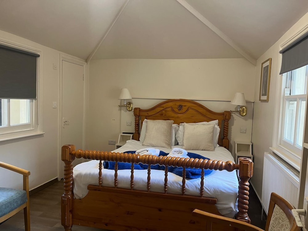 Habitación básica doble, 1 cama doble, baño privado del hotel Atlas Studios