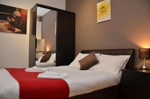 Estudio Doble Deluxe del hotel Hyde Park Talbot Square Apartments. Foto 3