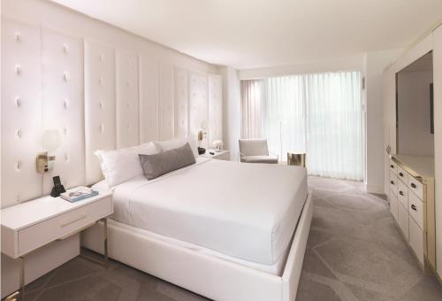 Suite W Premier con cama extragrande del hotel Mandalay Bay Resort and Casino