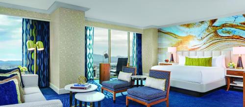 Suite Elite con cama extragrande del hotel Mandalay Bay Resort and Casino. Foto 3
