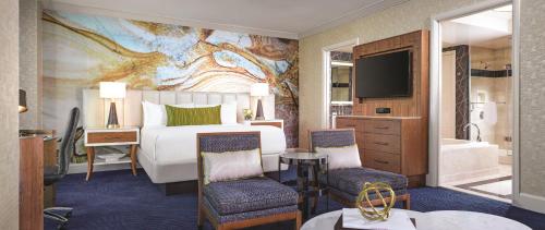 Suite Elite con cama extragrande del hotel Mandalay Bay Resort and Casino. Foto 5