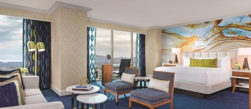 Suite Elite con cama extragrande del hotel Mandalay Bay Resort and Casino. Foto 6