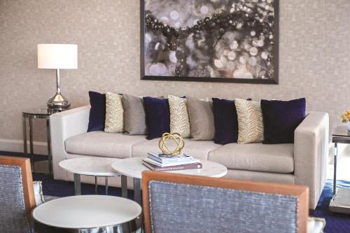 Suite Elite con cama extragrande del hotel Mandalay Bay Resort and Casino. Foto 7