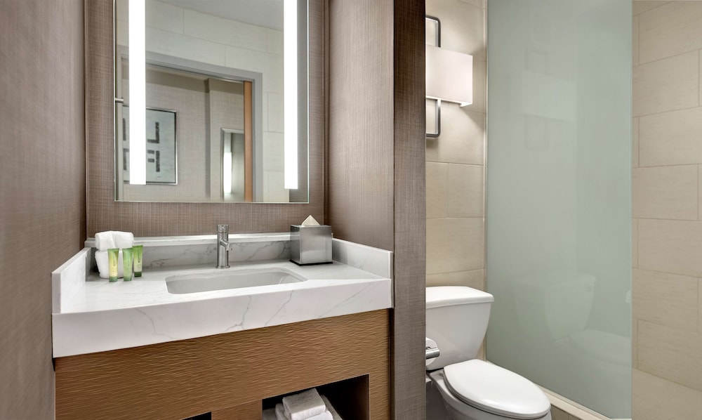 Elevate 1 Cama King (Recién Renovada) del hotel The STRAT Hotel, Casino & Tower. Foto 5