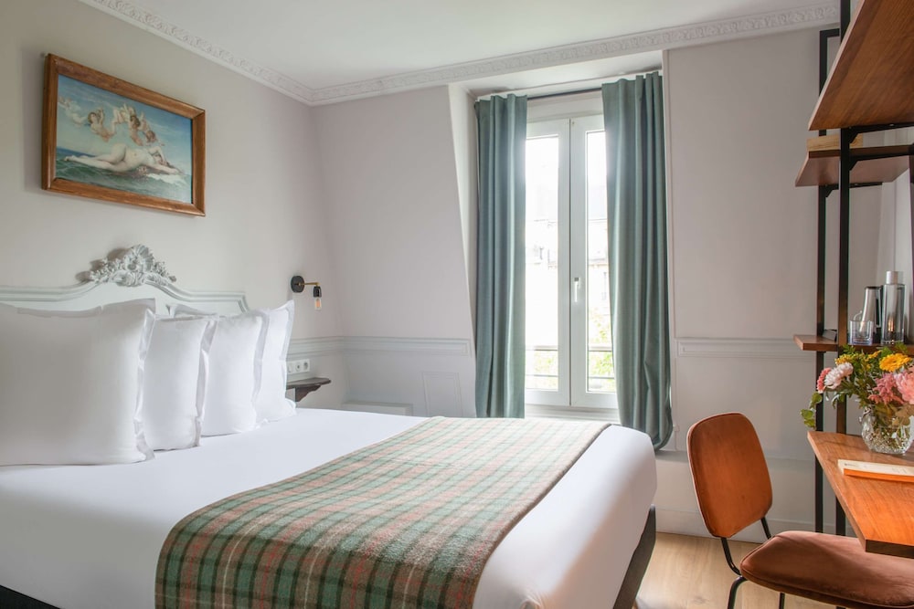 Habitación estándar doble del hotel De La Porte Dorée