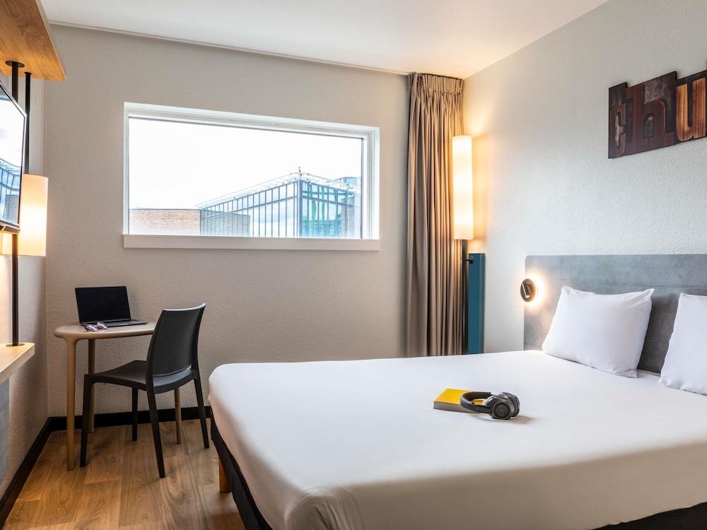 Habitación doble superior, 1 cama doble del hotel Ibis Budget Porte De Montreuil. Foto 1
