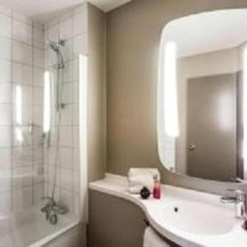 Habitación Doble del hotel Ibis Paris Gare De L'est Tgv. Foto 3