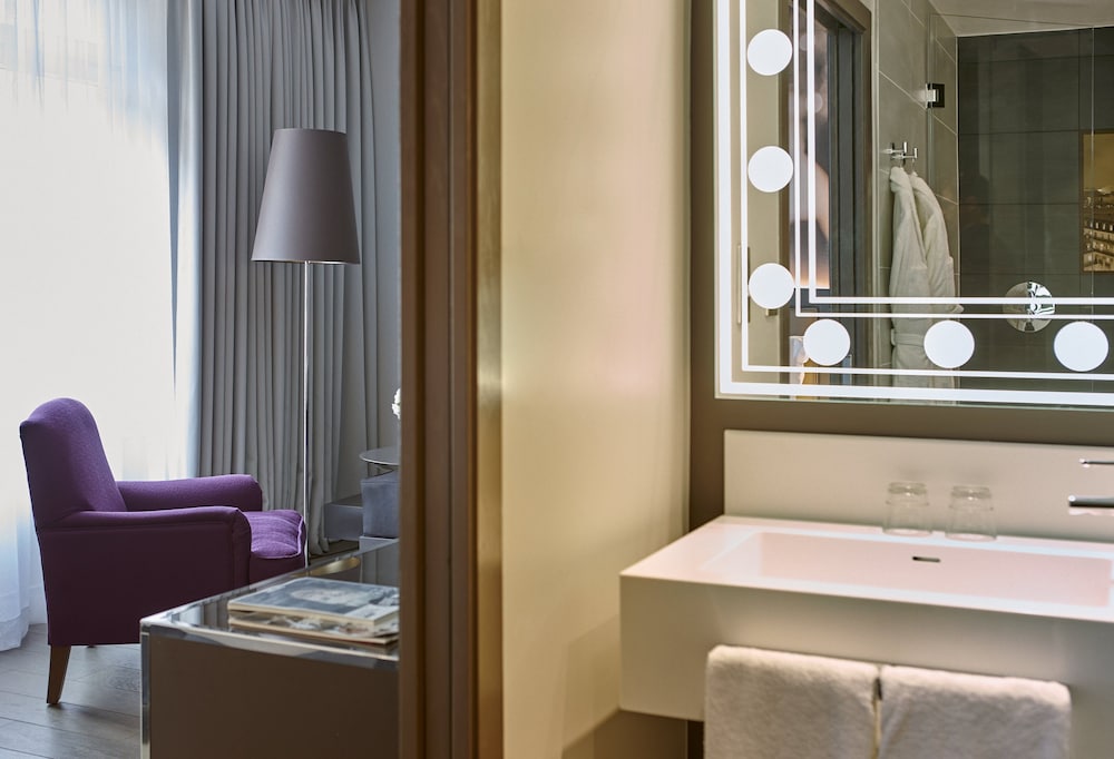 Habitación Premium del hotel Indigo Paris Opera. Foto 2