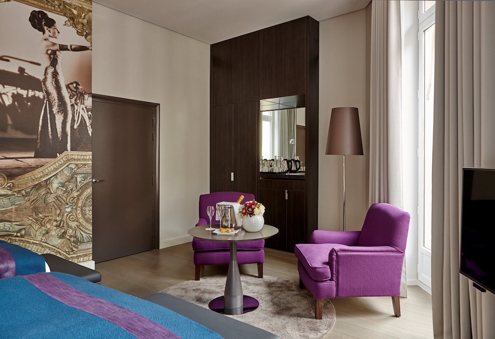 Habitación Premium, 2 camas individuales del hotel Indigo Paris Opera. Foto 2