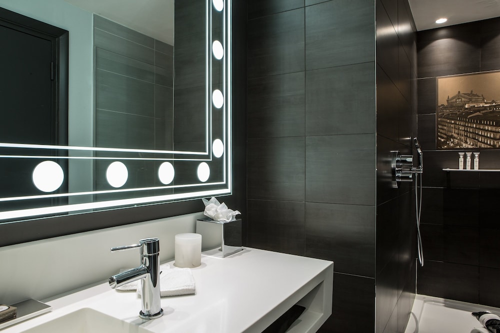 Habitación Premium, 2 camas individuales del hotel Indigo Paris Opera. Foto 9