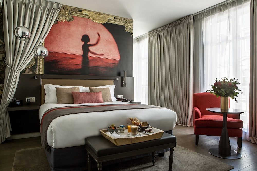 Habitación Premium, 1 cama de matrimonio del hotel Indigo Paris Opera. Foto 5