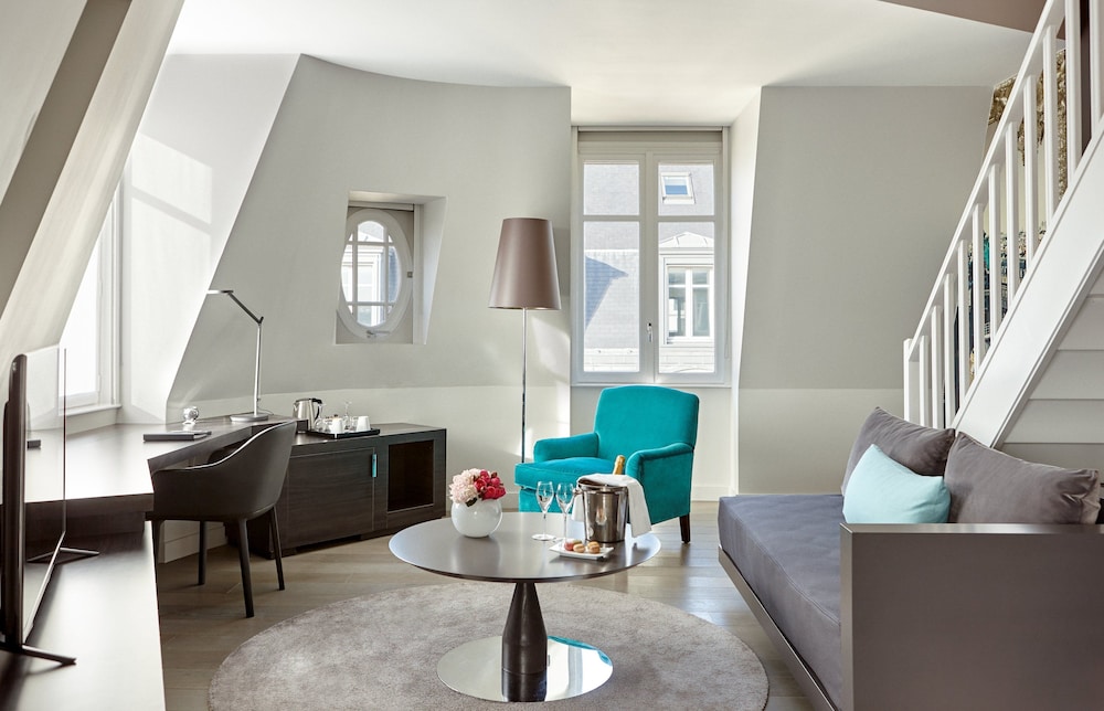 Suite, 1 habitación (Eiffel Tower View) del hotel Indigo Paris Opera. Foto 3