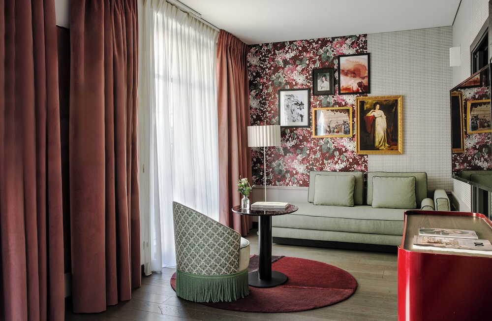 Habitación Premium, 1 cama de matrimonio con sofá cama del hotel Indigo Paris Opera. Foto 4