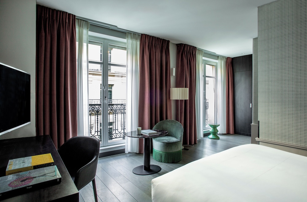 Habitación Estandar del hotel Indigo Paris Opera. Foto 4