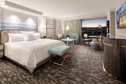 Habitación Premier adaptada para personas con discapacidad - Cama extragrande del hotel Bellagio, a Luxury Collection Resort & Casino, Las Vegas
