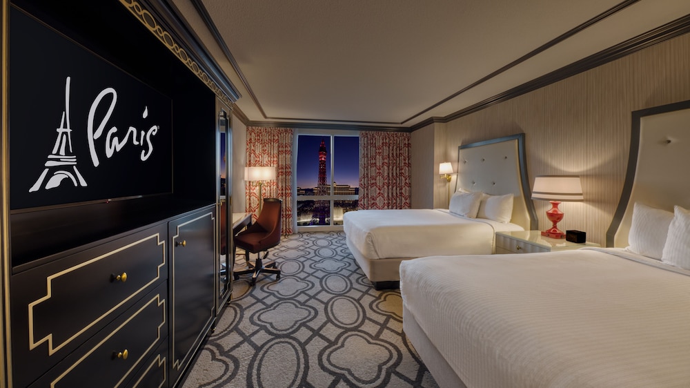 Bordeaux Eiffel View Room 2 Queens del hotel Paris Las Vegas Resort and Casino