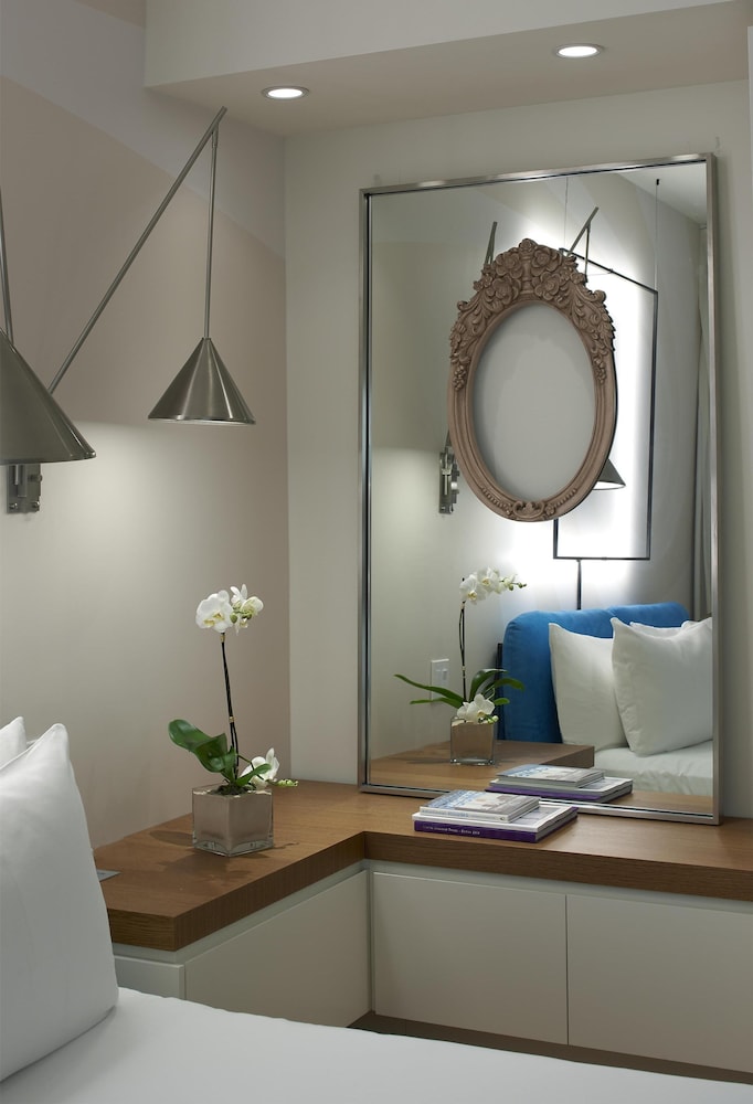 Suite King de 1 dormitorio del hotel The Valorian Los Angeles, Curio Collection by Hilton. Foto 9