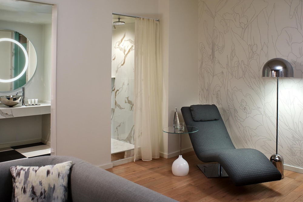 Suite Penthouse King de 1 Dormitorio del hotel The Valorian Los Angeles, Curio Collection by Hilton. Foto 15