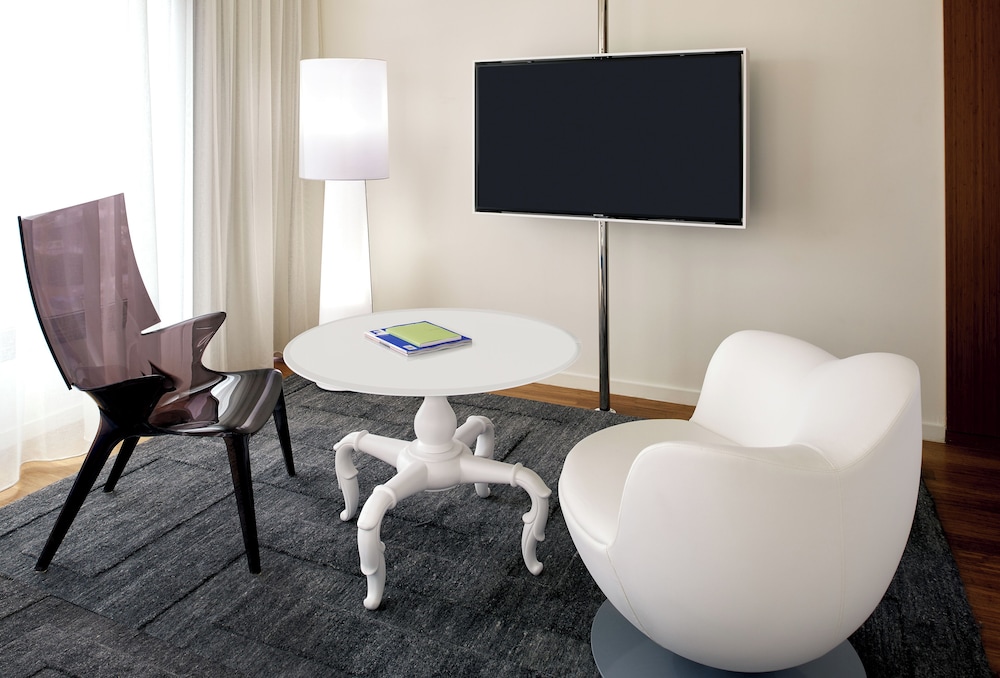 Suite Estudio King Deluxe del hotel The Valorian Los Angeles, Curio Collection by Hilton. Foto 2