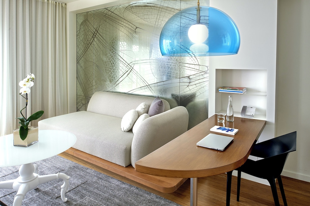 Suite Estudio King Deluxe del hotel The Valorian Los Angeles, Curio Collection by Hilton. Foto 6