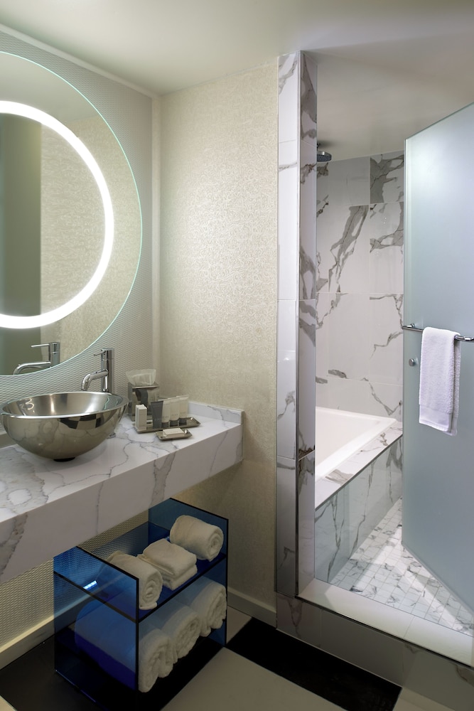 Suite Estudio King Deluxe del hotel The Valorian Los Angeles, Curio Collection by Hilton. Foto 14