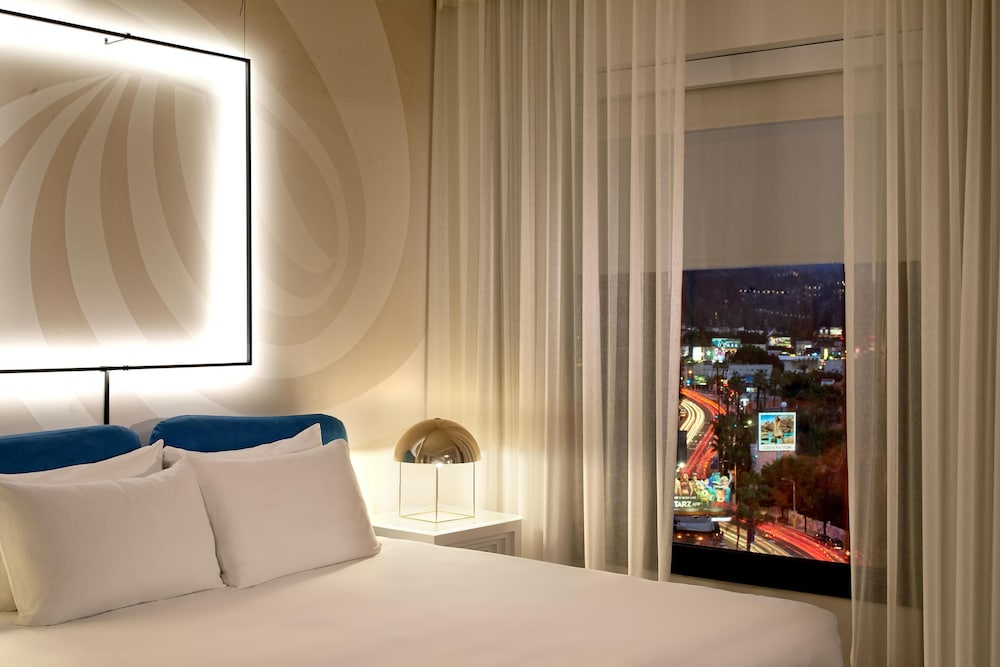 Suite Estudio King Deluxe del hotel The Valorian Los Angeles, Curio Collection by Hilton. Foto 20